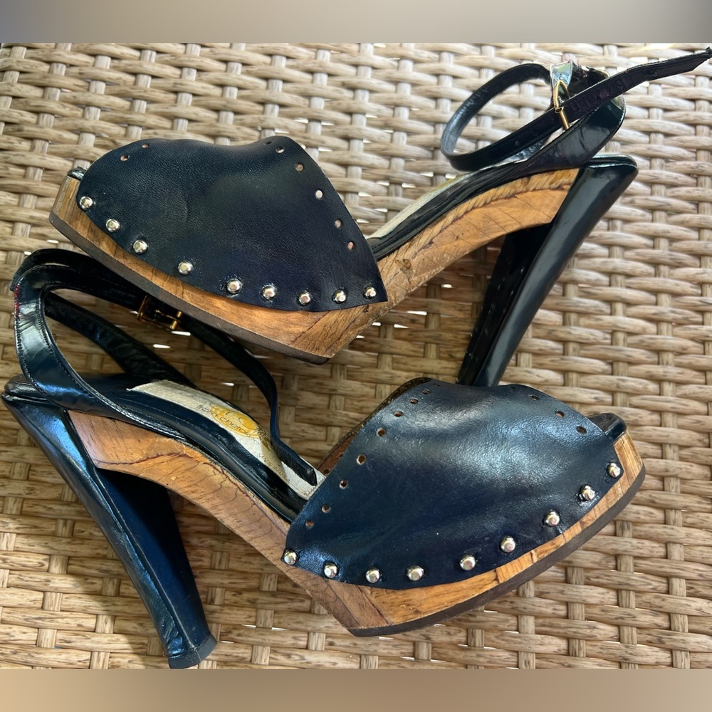 Vintage 70s SWEET DREAMS by CHEROKEE leather wood heels navy 7-7.5 sling back